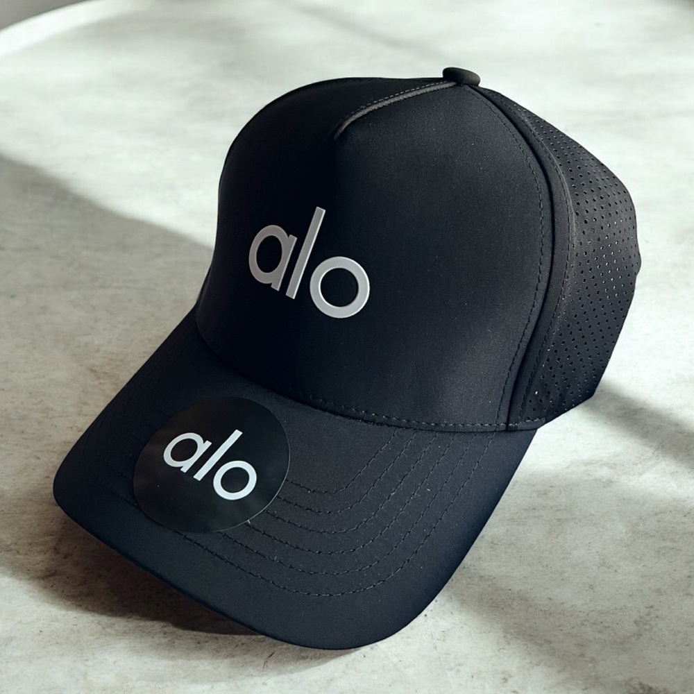 Alo Performance Off Duty Cap black and white UNISEX
